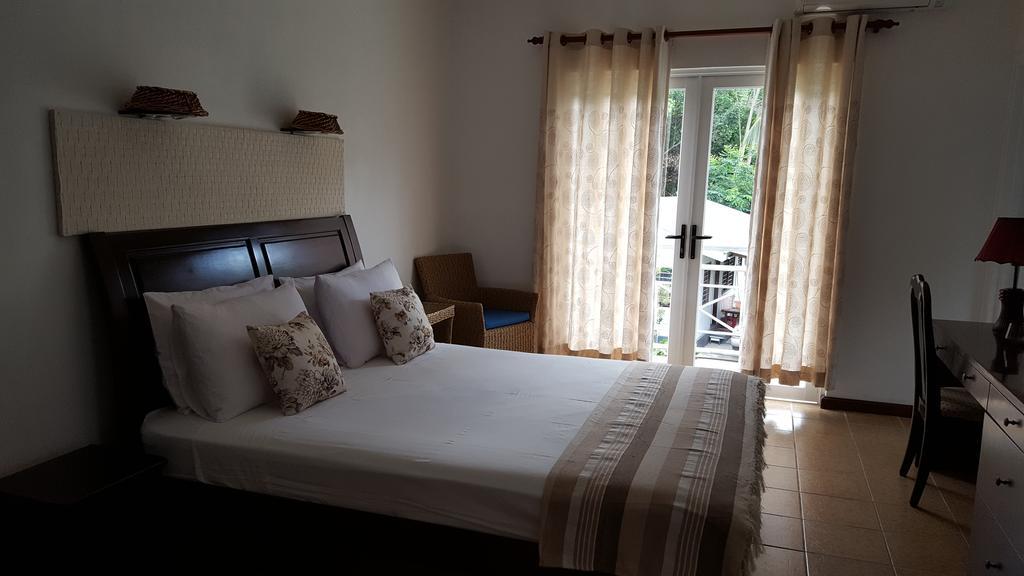 Villa Kayola - Self Catering Pointe La Rue Εξωτερικό φωτογραφία