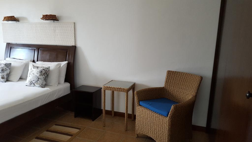 Villa Kayola - Self Catering Pointe La Rue Εξωτερικό φωτογραφία