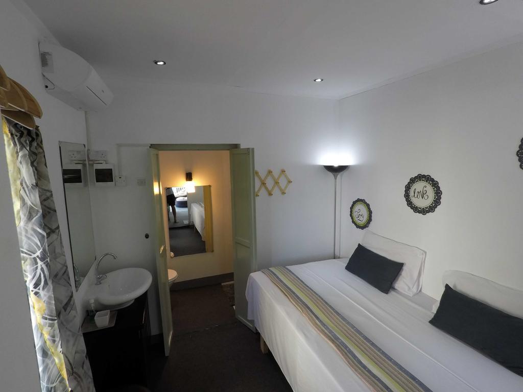 Villa Kayola - Self Catering Pointe La Rue Εξωτερικό φωτογραφία